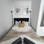 Apartment In Mouraria Lissabon